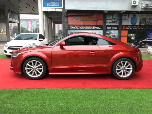 【金华】2013年11月 奥迪 奥迪tt tt 45tfsi coupe 白色经典版 自动档