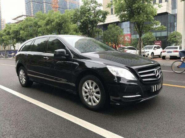 奔驰r350 4matic 黑色 黑色图片