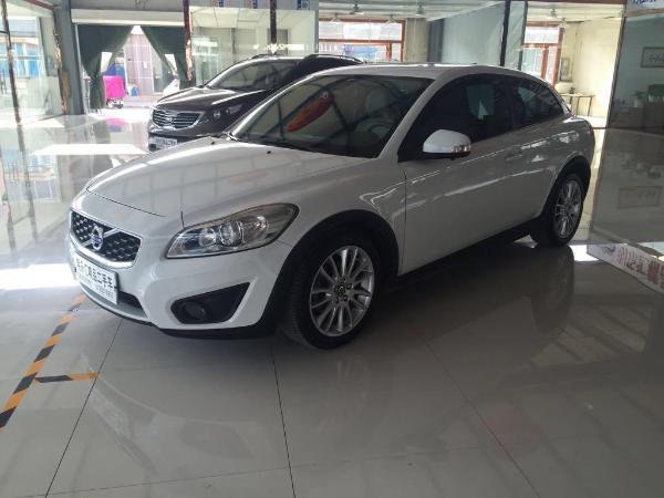 【银川】2010年8月 沃尔沃 c30 2.0 个性运动版 白色 手自一体