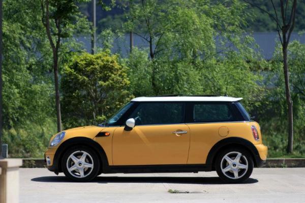 【台州】2008年7月 mini mini cooper 1.6 fun 黄色 手自一体