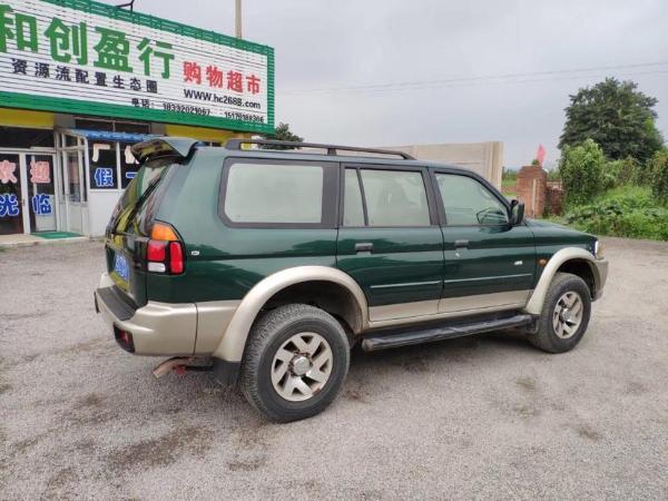 2006年6月三菱 帕杰罗速跑 3.0l 自动档 gls