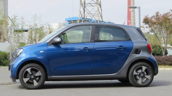 【苏州】2018年1月 smart forfour 斯马特1.0l dct激情版 自动档