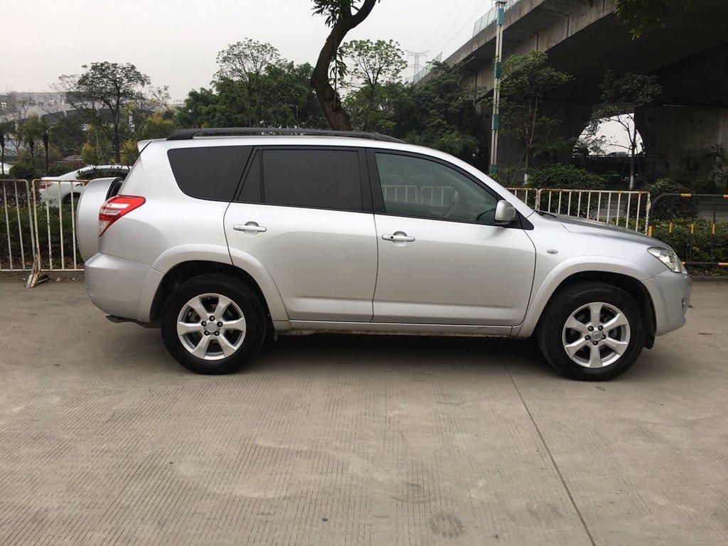 2010年12月丰田 rav4 rav4荣放 2011款 2.4l 自动四驱豪华版