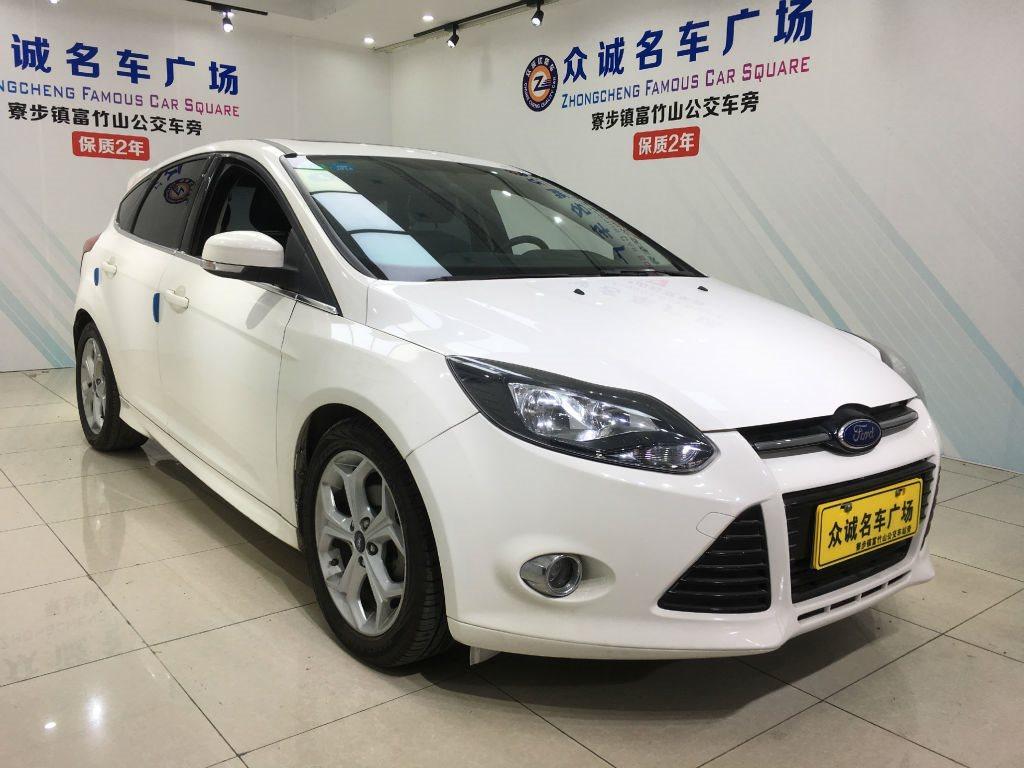 福特 福克斯 2012款 两厢 2.0l 自动豪华运动型图片