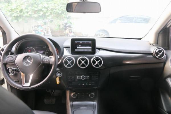 奔驰b级 b180 1.6t