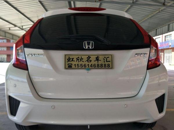 【包头】2014年8月 本田 飞度 1.5l cvt se时尚型 白色 自动档