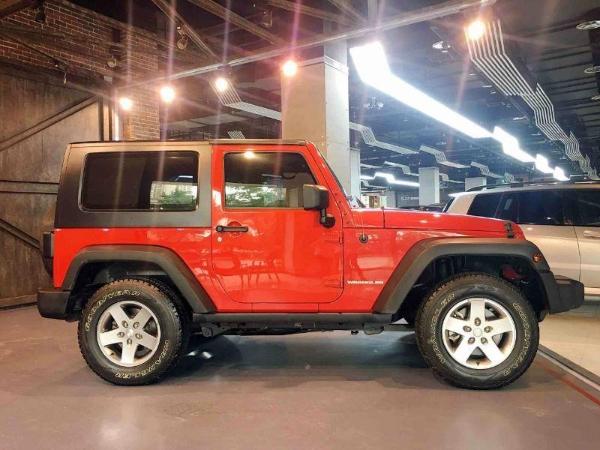 【重庆】2010年12月 jeep 牧马人 红色 自动档