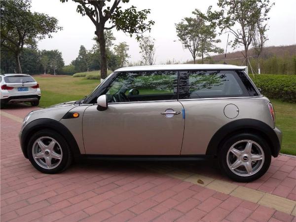 【广州】2009年7月 mini mini cooper 1.6 fun 灰色 自动档