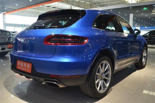 【济南】2015年11月 保时捷 macan 2.0t 蓝色 自动档