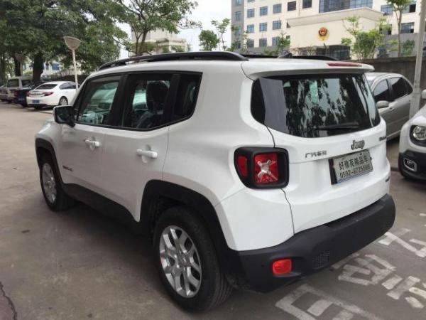 jeep 自由侠 图片