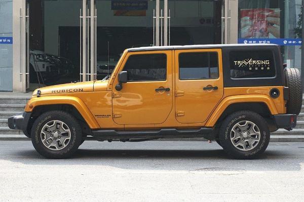6 两门 sahara 黄色 自动档