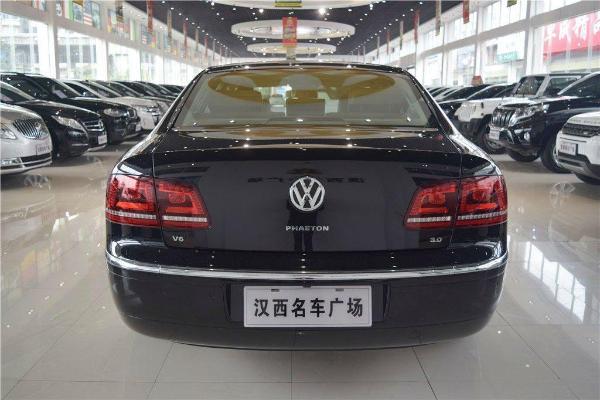 【武汉】2016年8月 大众 辉腾 3.0fsi 商务型 黑色 自动档