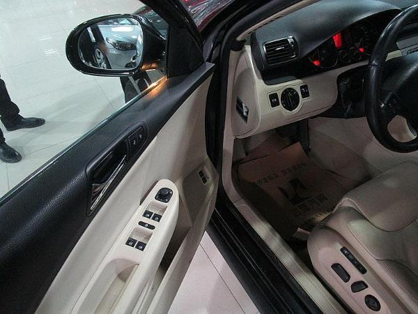 【苏州】2010年2月 大众 迈腾 1.8t自动天窗 黑色 手自一体