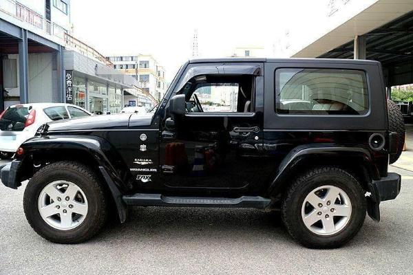 【温州】2008年12月 jeep 牧马人 3.8 两门 sahara 黑色 自动档