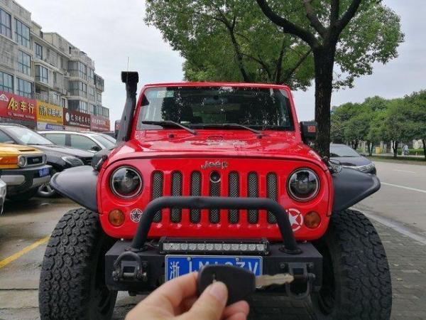 【台州】2011年6月 jeep 牧马人 红色 自动档