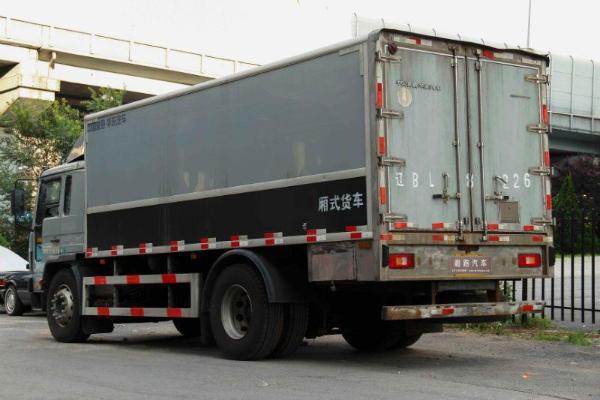 【大连】2005年8月 沃尔沃 沃尔沃防弹运钞车 手续齐全 随时过户 灰色