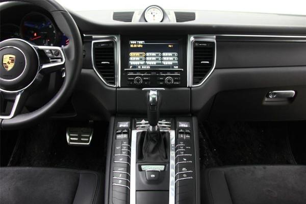 【郑州】2016年5月 保时捷 macan 2.0t 白色 自动档