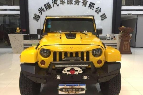 【乌鲁木齐】2011年3月 jeep 牧马人 黄色 自动档