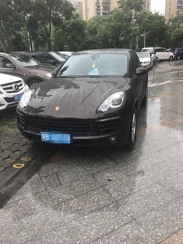 【宁波】2017年2月 保时捷 macan 2.0t 香槟色 自动档