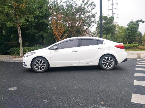 【杭州】2015年9月 起亚 k3 2015款 1.6l premium 白色 手自一体