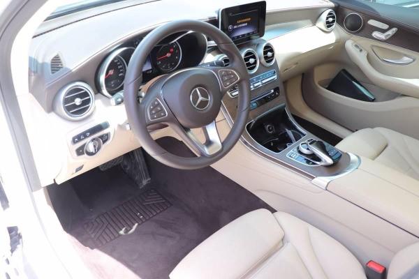 2017年12月奔驰 奔驰glc 2017款 glc300 2.0t 4matic 动感型