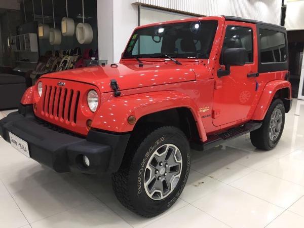 【长春】2013年9月 jeep 牧马人 3.6 两门 sahara 红色 自动档