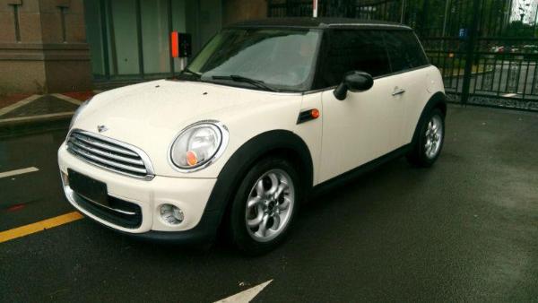 mini coupe 宝马minicoupe1.6顶配 奶白