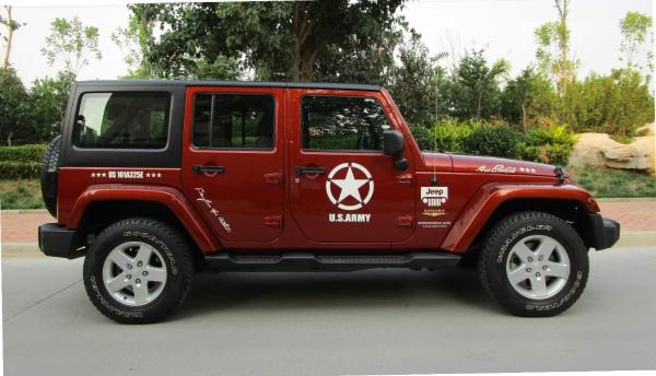 【济南】2014年4月 jeep 牧马人 3.0 四门版 sahara 红色 自动档