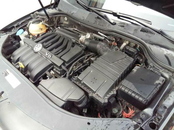 大众迈腾3.0 v6 黑色