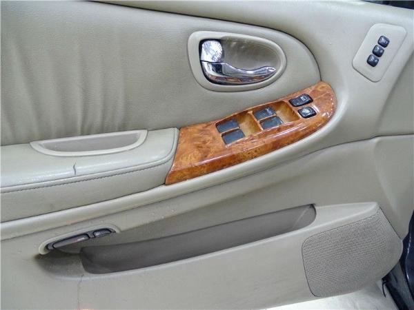【上海】2004年8月 日产 风度 a33 3.0 gv 黑色 手自一体