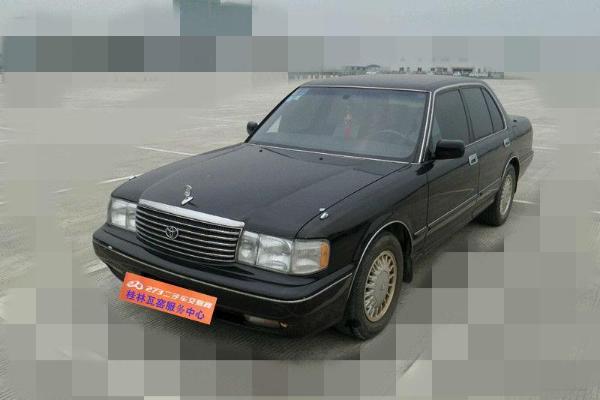 【桂林】2002年6月 丰田 皇冠 3.0 v6 黑色 自动档