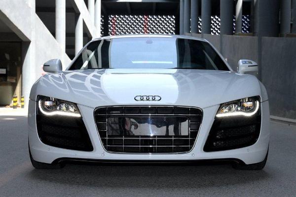 奥迪 奥迪r8 r8 spyder 5.2 fsi quattro图片
