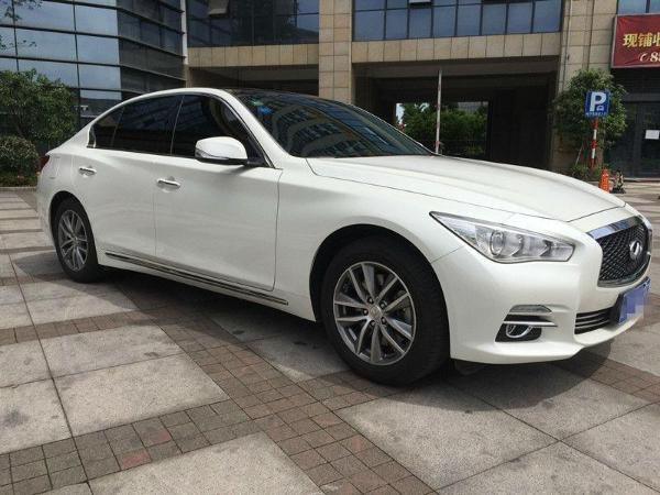 【宁波】2016年2月 英菲尼迪 q50l 2.0t 舒适版 白色 自动档