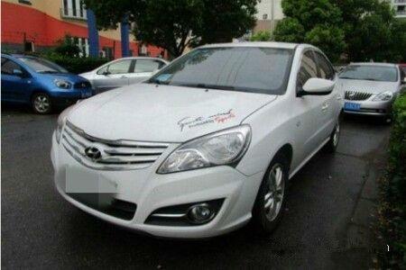 【上海】2011年11月 现代 悦动 1.6 舒适型 白色 手动挡