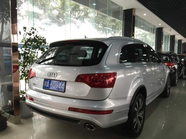 奥迪 奥迪q7 q7 3.0t fsi 专享型 200kw图片