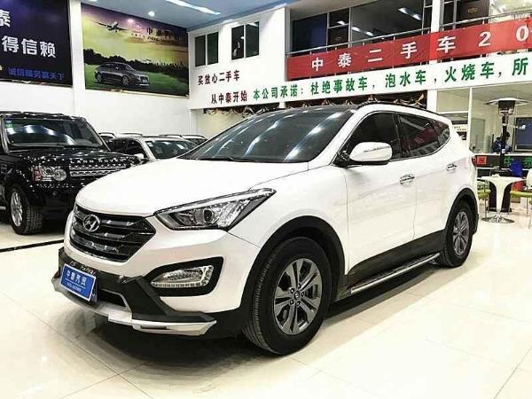 现代 胜达 新胜达 2.4 gls 5座四驱智能型