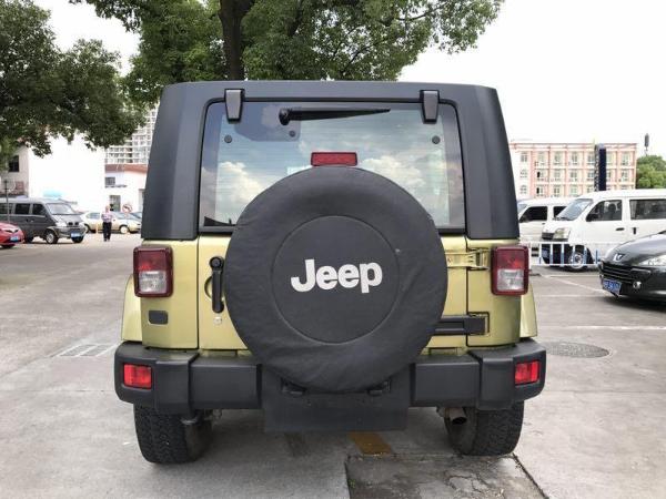 【宁波】2009年4月 吉普牧马人四门 黄色 手自一体