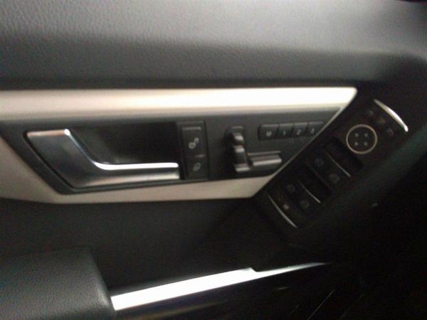 奔驰glk级 glk300 4matic 3.0 动感天窗型