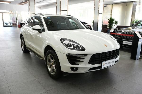 【上海】2017年2月 保时捷 macan 2.0t 白色 自动档