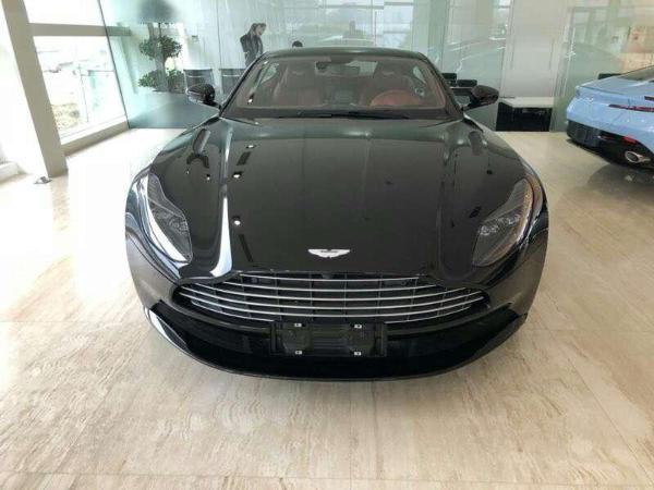 【上海】未上牌 阿斯顿马丁 db11 v8 白色 自动档