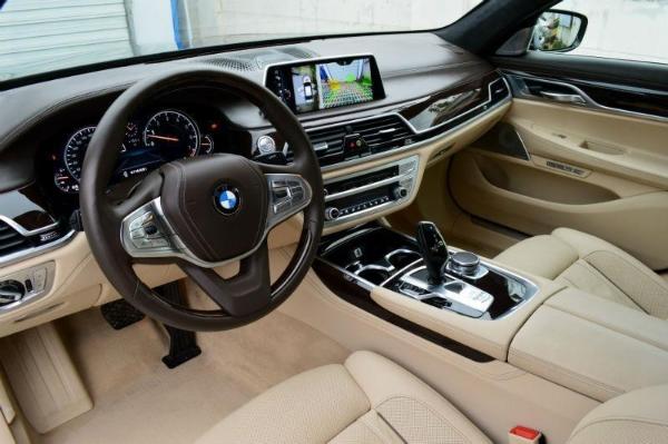 【青岛】2015年11月 宝马 宝马7系 740li 3.0t 尊享型 黑色 手自一体