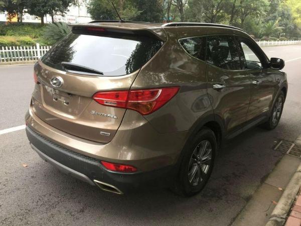 现代 胜达 新胜达 2.4 gls 四驱智能型5座(改款)