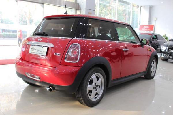 【南京】2010年12月 mini mini one 1.6 红色 自动档