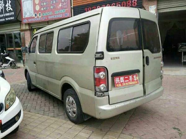 面包车  基本配置 编号:2016149092333 车型:面包车 里程:13.
