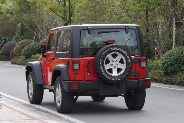 【台州】2012年2月 jeep 牧马人 3.6 两门 rubicon 红色 自动档