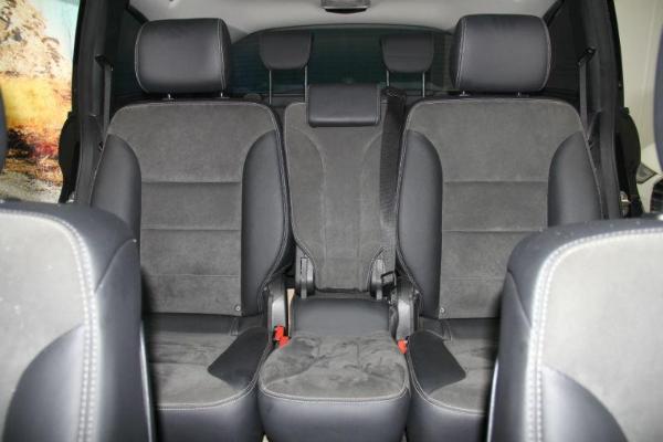 【郑州】2014年8月 奔驰 r级 r320 4matic 3.0t 豪华型 黑色 自动档