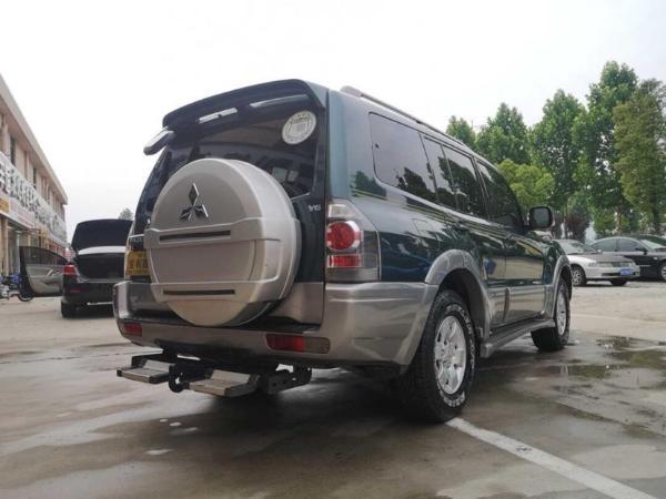 2009年8月三菱 帕杰罗 v73 3.0gls