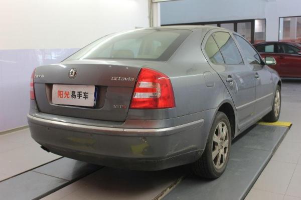 【上海】2010年2月 斯柯达 明锐 1.8tsi 逸仕版 红色 手自一体