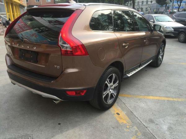 沃尔沃xc60 2.0t 咖啡色