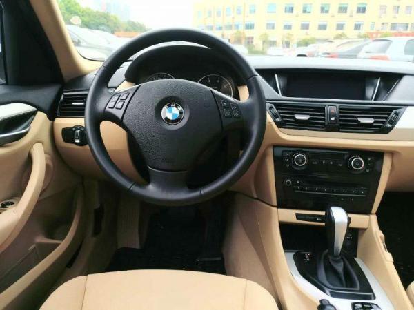 宝马x12.0t 图片